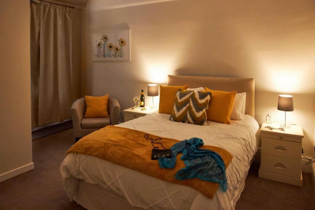 Comfy Big 7 Bedroom Townhouse 해러게이트 외부 사진