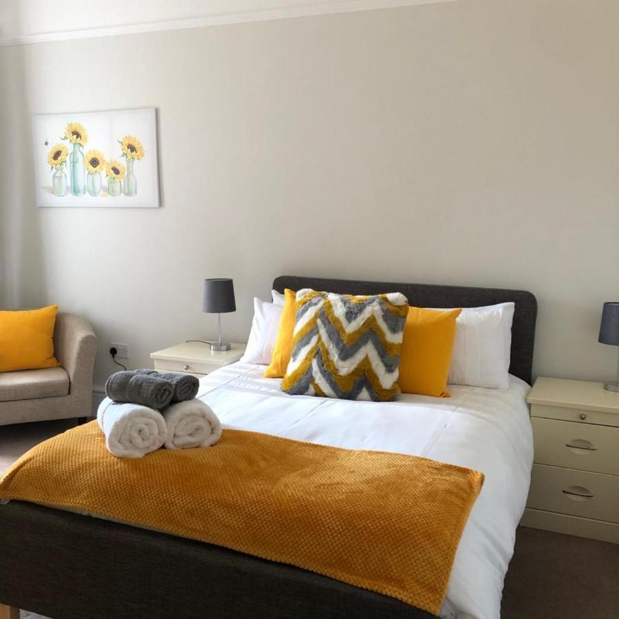 Comfy Big 7 Bedroom Townhouse 해러게이트 외부 사진