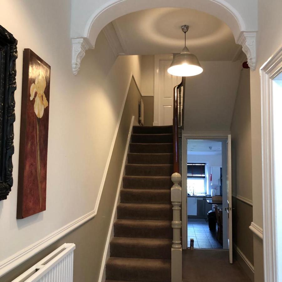 Comfy Big 7 Bedroom Townhouse 해러게이트 외부 사진